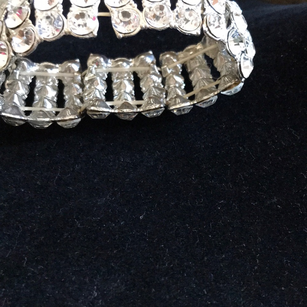 Jewelry - Picture 5 of 8